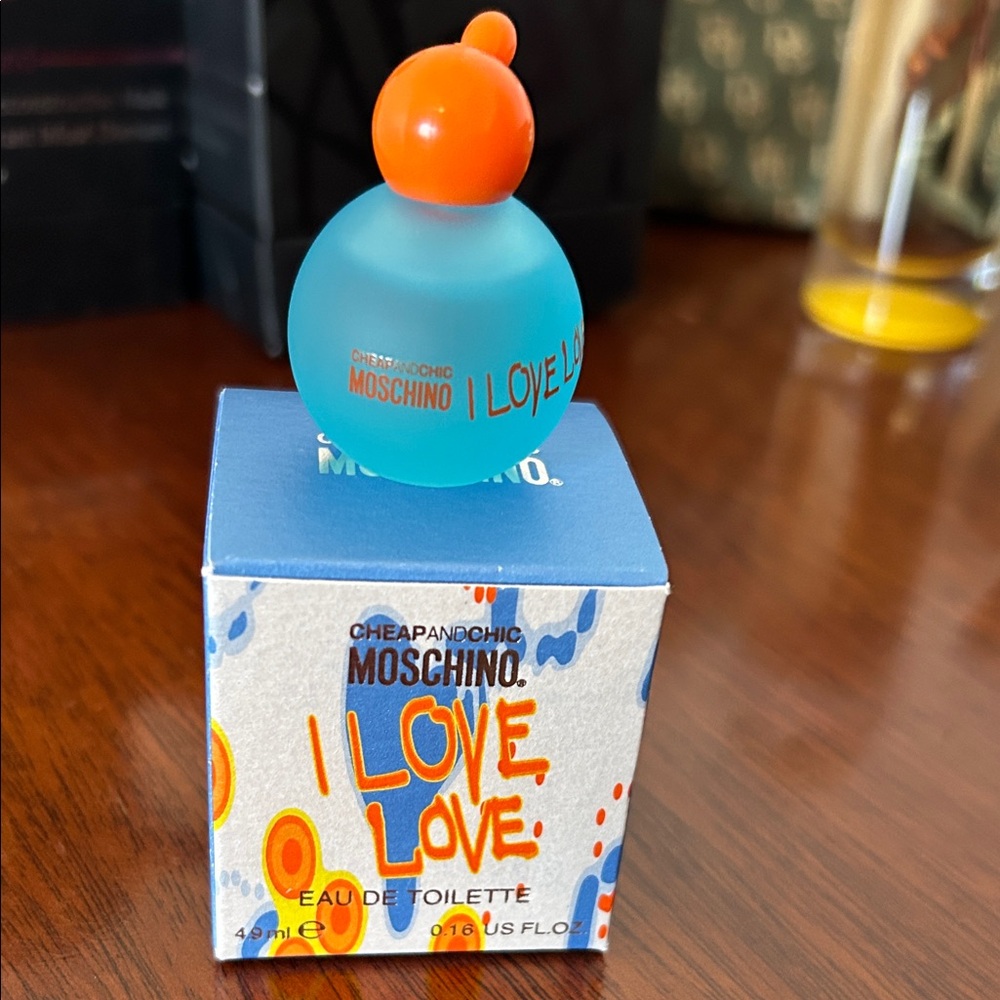 Moschino I Love Love